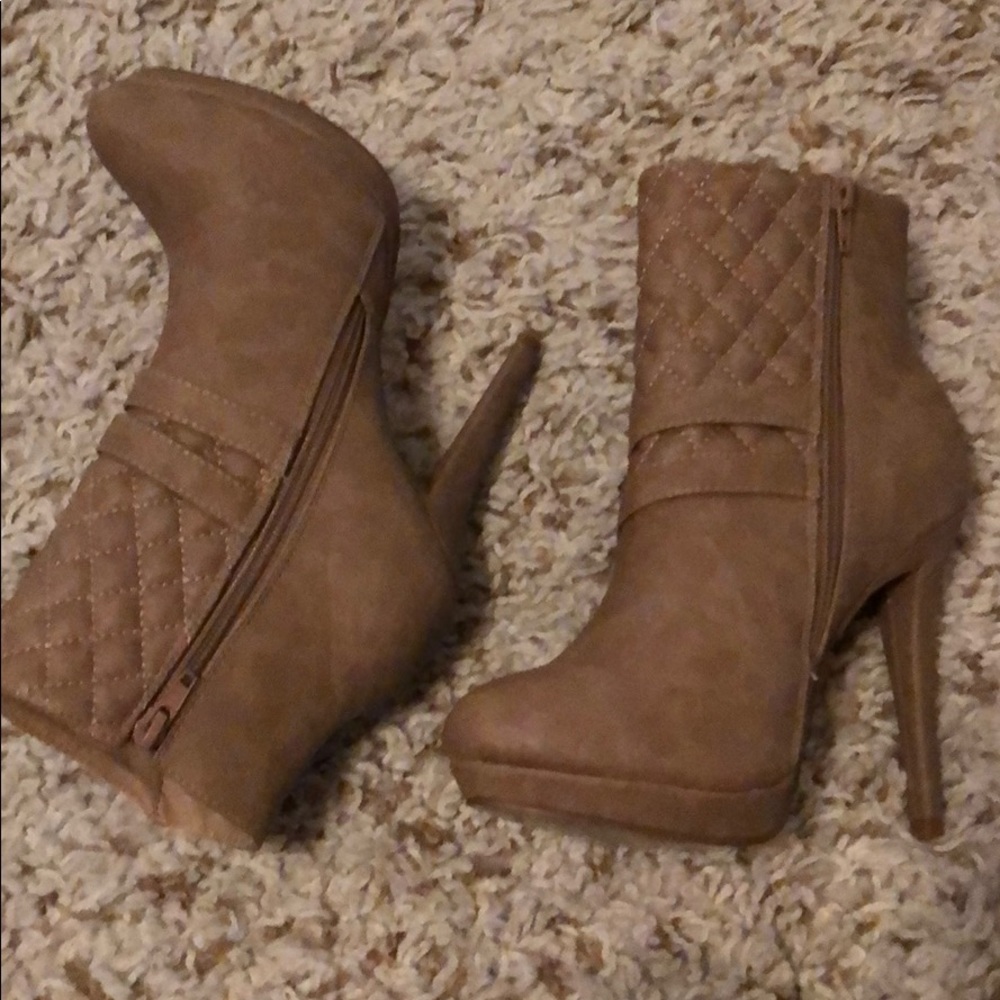 Booties Top Moda Size 7 - Picture 3 of 3